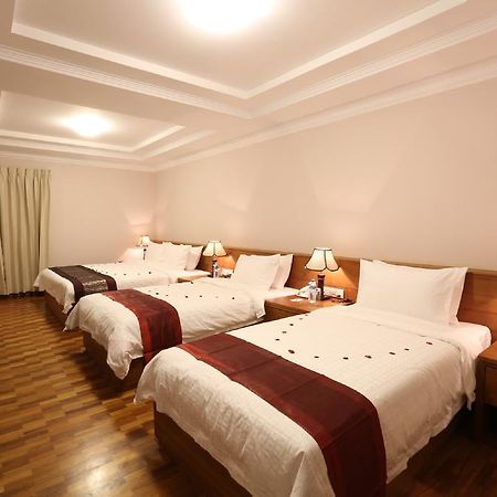 Hotel Royal King Янгон Екстериор снимка