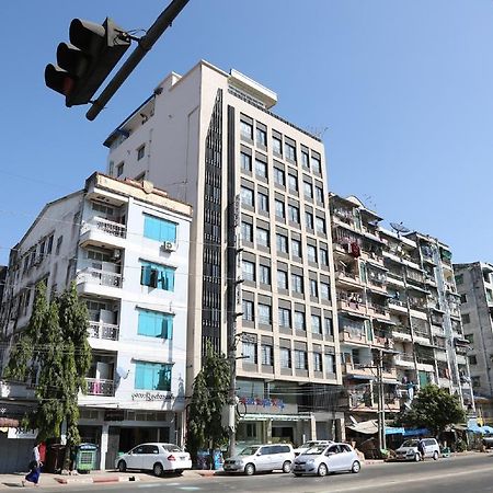 Hotel Royal King Янгон Екстериор снимка