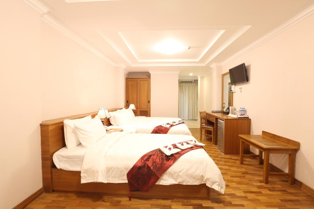 Hotel Royal King Янгон Екстериор снимка