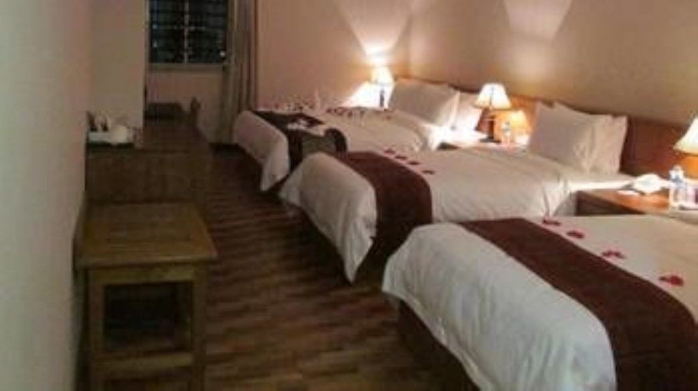 Hotel Royal King Янгон Екстериор снимка